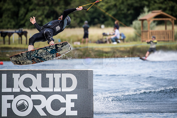 WakeBoarding-BoxEnd-2302